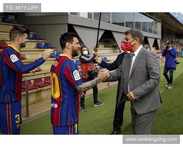 梅西重返巴萨传闻再起 高层否认已签约消息并强调未来计划