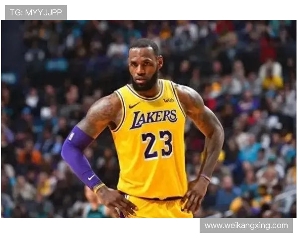 詹姆斯率湖人逆转勇士全场高燃对决引爆新赛季焦点之战