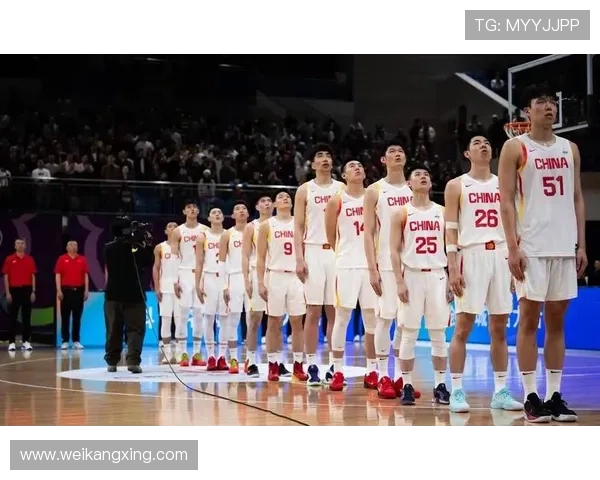 中国男篮新周期首战告捷年轻阵容展现拼搏精神与希望未来方向明确 中国男篮新周期首战告捷年轻阵容展现拼搏精神与希望未来方向明确