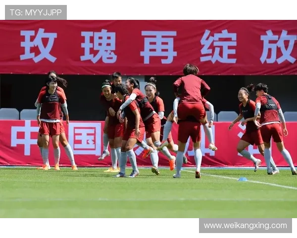 中国足球队备战世界杯预选赛全新阵容公布 多名年轻球员首次入选 中国足球队备战世界杯预选赛全新阵容公布 多名年轻球员首次入选