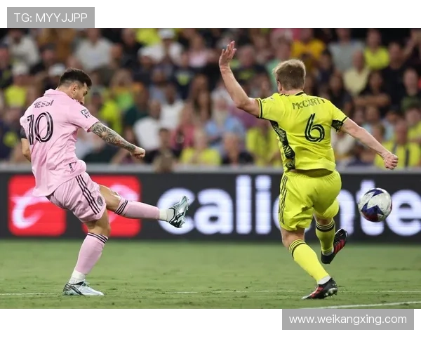 梅西加盟迈阿密国际后首度亮相并攻入世界波 让球迷为之疯狂